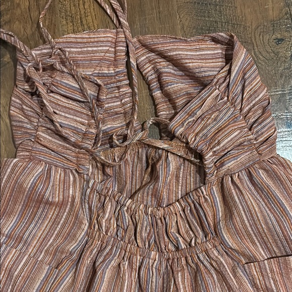 Striped Halter Jumpsuit - Picture 4 of 8